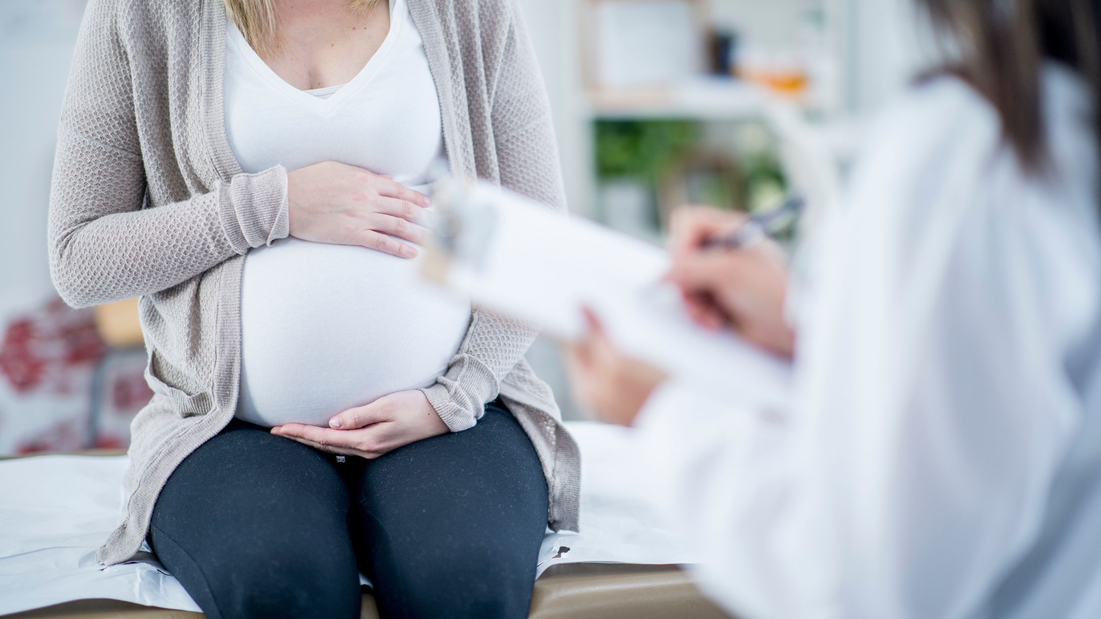 Femme enceinte chez le médecin